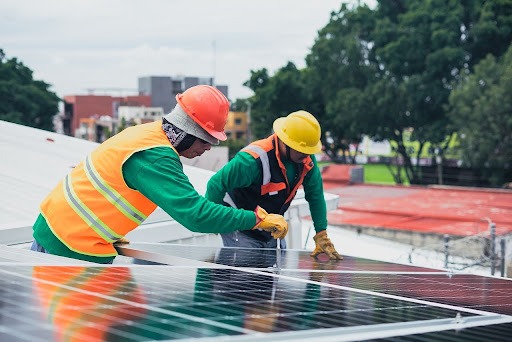 太陽光発電メンテナンス義務化とは？ 必要性と点検内容・費用相場を解説